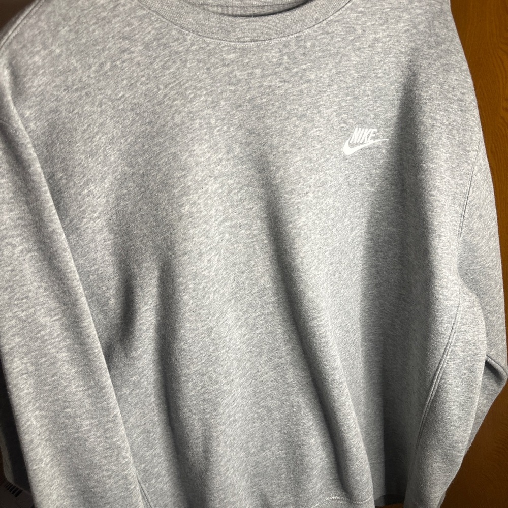 Nike Men's Gray Sweater